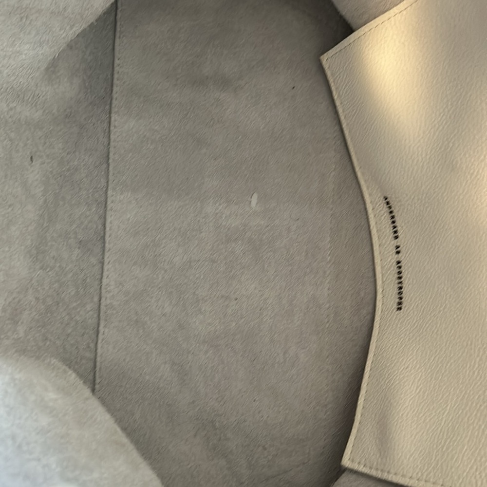 Ampersand As Apostrophe White Leather Tote Bag - Picture 9 of 13